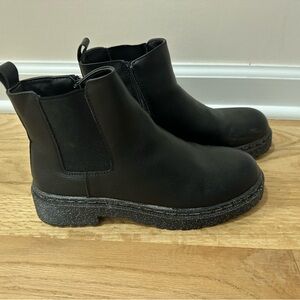 New Sincerely Joules winter boots. Girls, size 4.